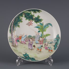 A Exquisite Famille-Rose Ruby Red-Glazed Character and Story Pattern Lotus Pattern Plate