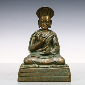 A Exquisite Coppery Statue of Guru