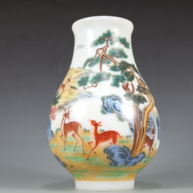 A Exquisite Colored glaze Famille-Rose Pine Pattern Sika Deer Pattern Vase
