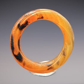 An Exquisite Agate Bracelets