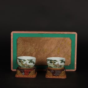 A pair of Exquisite Enamel Figures Pattern Cup