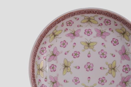 A Rare Famille Rose Peach Inner-Painted Butterfly & Flower Pattern Plate