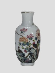 Famille-Rose Flower and Bird Pattern Vase