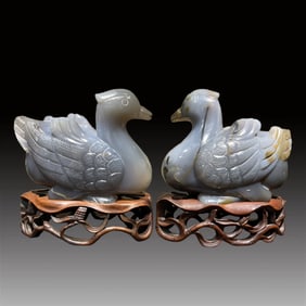 A pair of Exquisite agate mandarin ducks