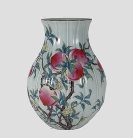 Enamel-painted Bat and Peach Pattern Melon-shaped Vase