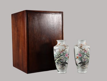 A Rare Enamel Flower and Bird Pattern Vase