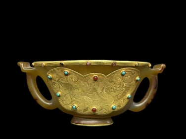 An Archaic Gilt-Silver Chased Agate Cup Inlaid with Gemstones