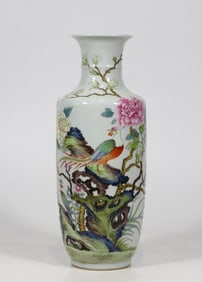 Famille-Rose Flower and Bird Pattern Vase