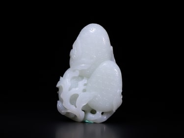 A Exquisite Hetian Jade Lychee Shape Pendant