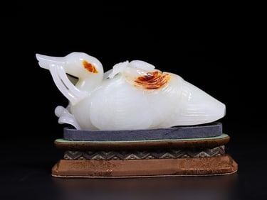 A Exquisite Hetian Jade Goose-Shaped Ornament