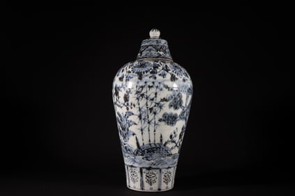 A Rare blue and white Flower Pattern Vase