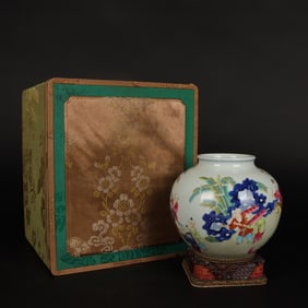 A Rare Blue and White Famille-Rose Outline in gold Figures Pattern Jar