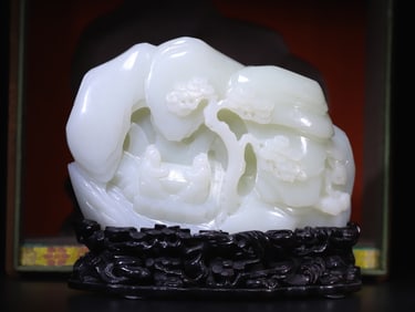 A Exquisite Hetian Jade Carved Mountain Shape Ornament
