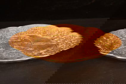 A Rare Gilt Flower and Bird Pattern Plate