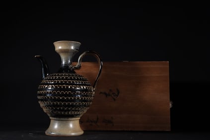 A Rare Ding yao Black Glaze Ewer