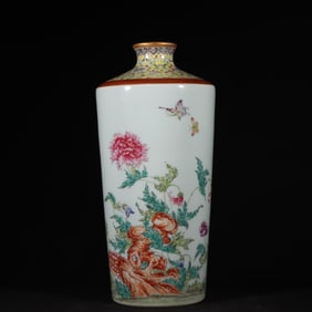 A Rare Enamel Flower Pattern Vase