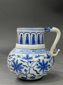 A Rare Blue and White Flower Pattern pot