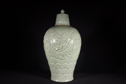 A Rare Yue yao Secret Color Relief Seawater Dragon Pattern Vase
