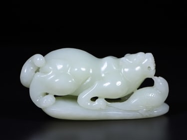 A Exquisite Hetian Jade Auspicious Beast Ornament