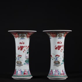 A pair of rare Famille-Rose Flower Pattern floral gu-vase