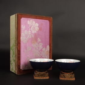 A pair of Exquisite Famille-Rose Gems Blue Ground Flower Phoenix Pattern Bowl