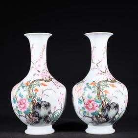 A pair of rare Famille-Rose Flower Pattern Vase