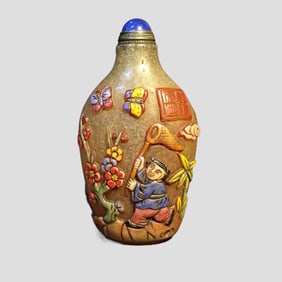 A Rare Colored glaze Character and Story Pattern Snuff Bottle