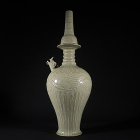 A Rare Yue Kiln Mise Celadon Figures Pattern Vase