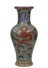 Blue and White green-ground dragon and floral patterns vase
