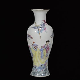 An Exquisite Famille-Rose Character and Story Pattern Painted Gold Vase