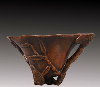 A Precious Eaglewood 'Chi-Dragon' Cup