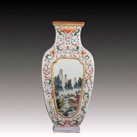An Exquisite Famille-Rose Landscape Pattern Vase,with poem