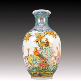 A Precious Coloured glaze Enamel Flower Pattern Vase