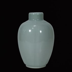 An Exquisite Celadon Glazed Vase