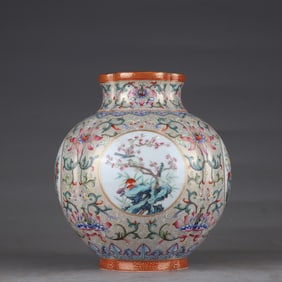 An Exquisite Famille-Rose Painted Gold Flower and Bird Pattern Vase