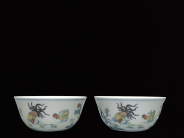 A Pair of Exquisite Doucai Rooster Pattern Cups