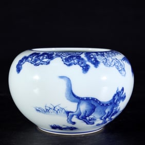 An Exquisite Blue and White Auspicious Beast Pattern Brush Washer