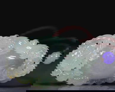 A Precious Natural Jadeite Chi-Dragon Pendant: A Precious Natural Jadeite Chi-Dragon Pendant,The Chi Dragon symbolizes auspiciousness and is often used to ward off evil spirits and disasters,protecting the peace and security of homes. People belie