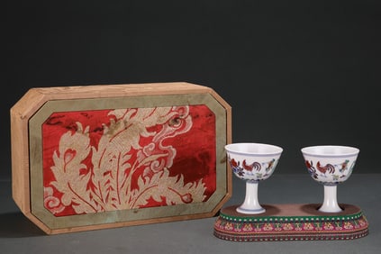 A Pair of Exquisite Doucai Rooster Pattern Stem Cups