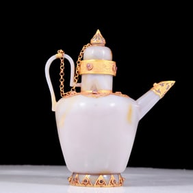 An exquisite agate gold-covered ewer
