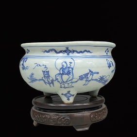An Exquisite Blue and White Character and Story Pattern Tripod Censer