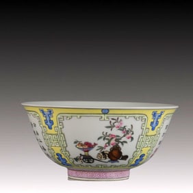 An Exquisite Enamel Yellow Ground Flower Pattern Bowl,with poem