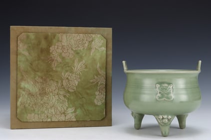An Exquisite Longquan yao Celadon Glazed Beast-Face Pattern Double-Ears and Tripod Censer
