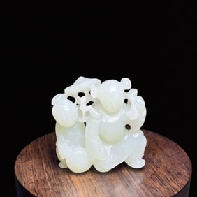 An Exquisite White Jade Figure Ornament