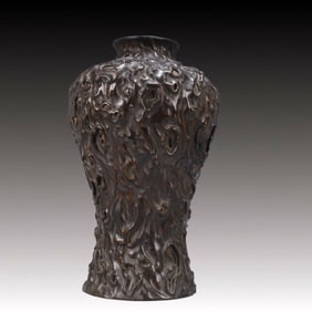 A Exquisite Zitanwood Vase