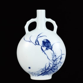 An Exquisite Blue and White Flower and Bird Pattern Double-Ears Vase