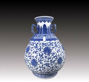 A Huge Blue and White Lotus Pattern Double-Ears Vase