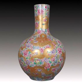 A Huge Famille-Rose Painted Gold Flower and Dragon Pattern Vase