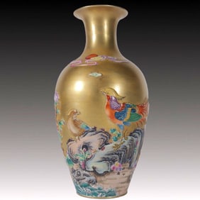 An Exquisite Enamel Gold Ground Flower and Bird Pattern Vase