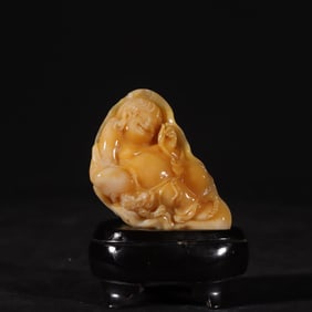 An Exquisite Tianhuang Stone Carved Figure Ornament